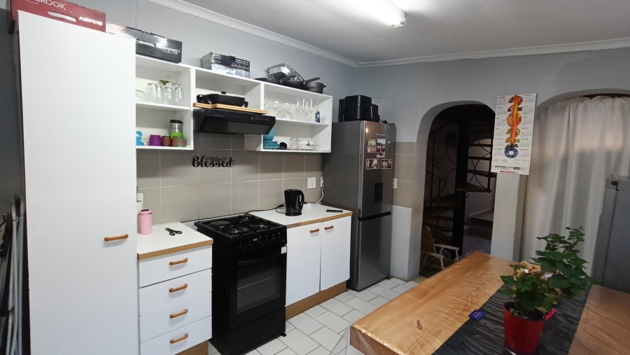 2 Bedroom Property for Sale in Zonnebloem Western Cape
